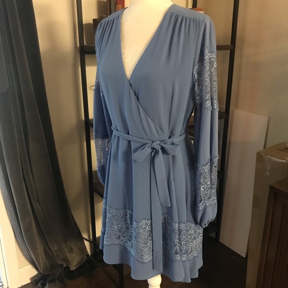 BB DAKOTA Lauryl Lace Insert Wrap Dress Sz 8 - Picture 4 of 8